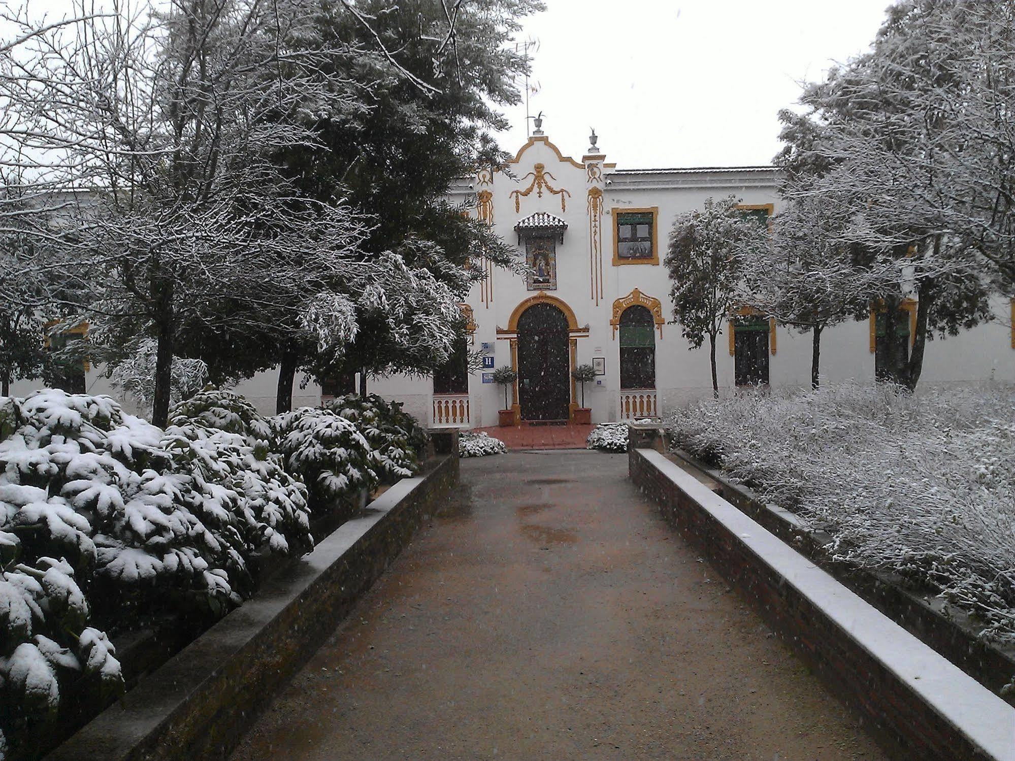 Hotel Balneario El Raposo Puebla de Sancho Pérez Exterior photo